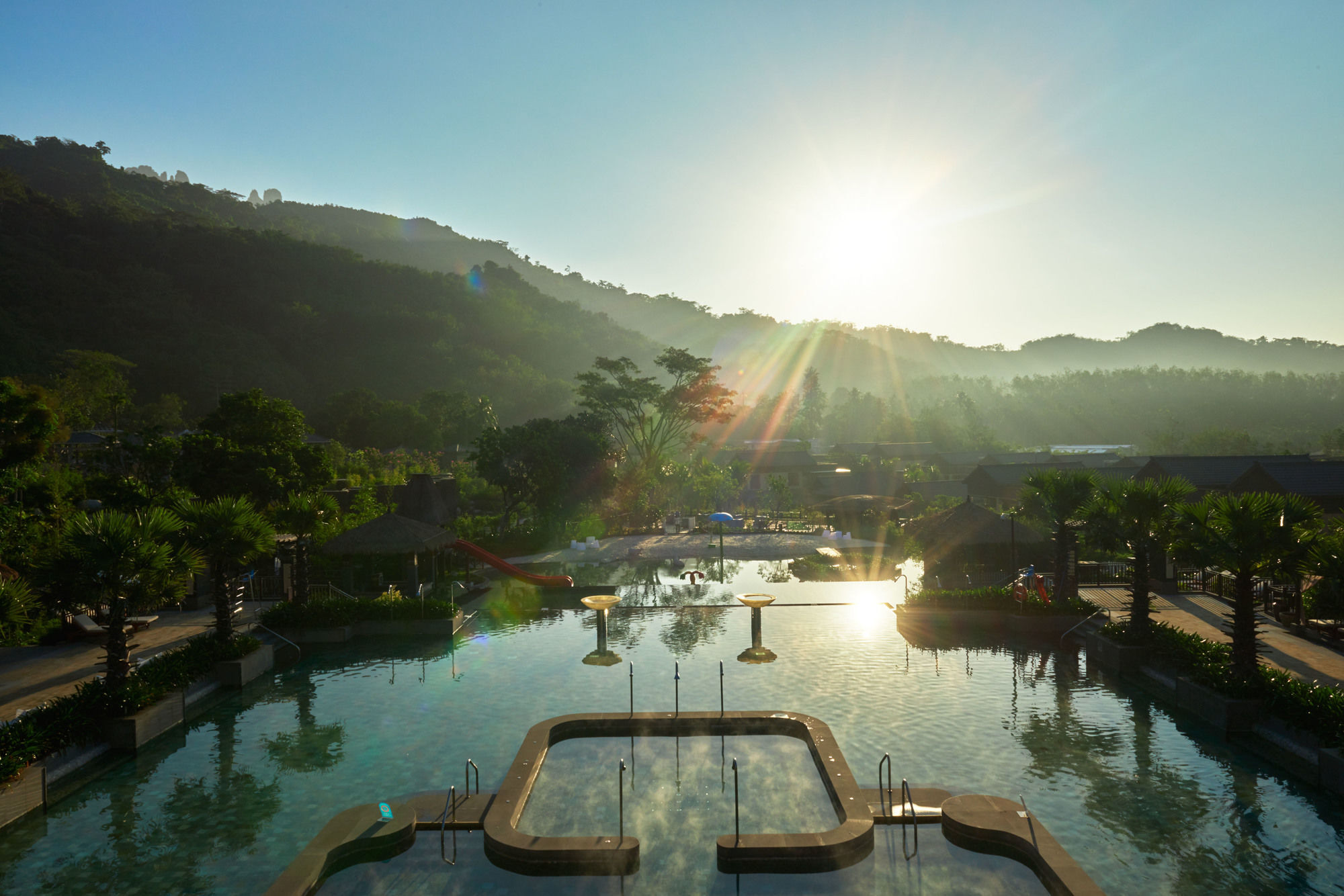 Doubletree Resort By Hilton Hotel Hainan - Qixianling Hot Spring Baoting Exterior foto